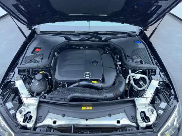 Mercedes-Benz E-Class — Фото автомобиля 19