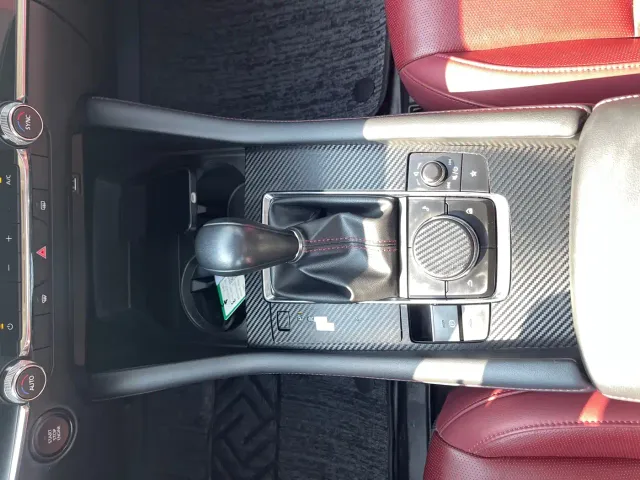 Mazda Axela — Фото автомобиля 13