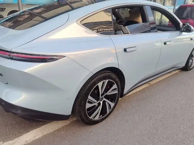 Nio ET5 — Фото автомобиля 6