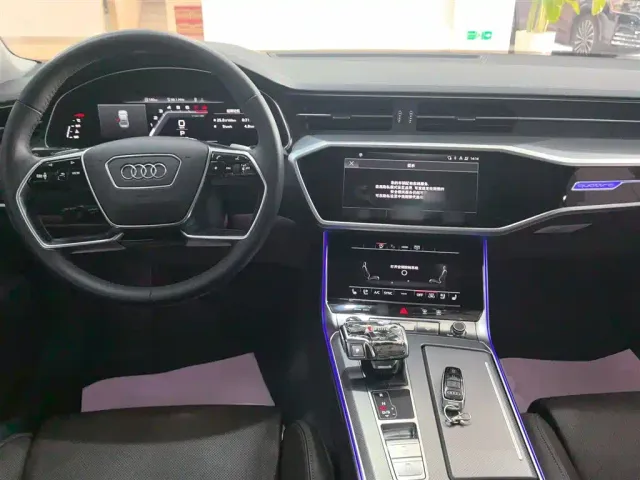 Audi A7L — Фото автомобиля 9