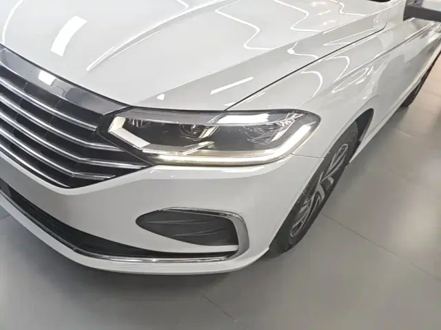 Volkswagen Lavida — Фото автомобиля 23