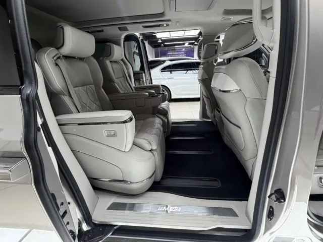 Volvo Volvo EM90 2025 Ultra Six-Seater — Фото автомобиля 15