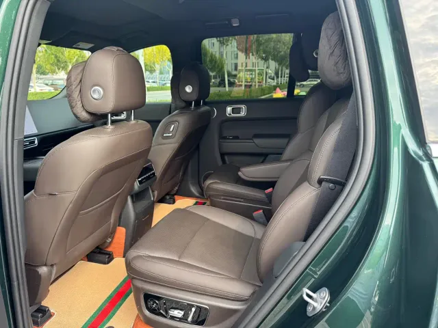 Li Auto L8 — Фото автомобиля 7