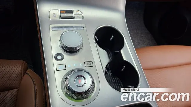 Genesis GV70 2.5T Бензин AWD — Фото автомобиля 8