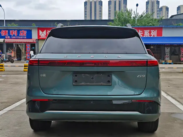 Xpeng G9 — Фото автомобиля 6