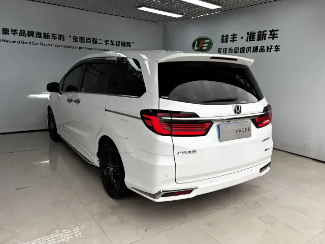 Honda Odyssey — Фото автомобиля 7