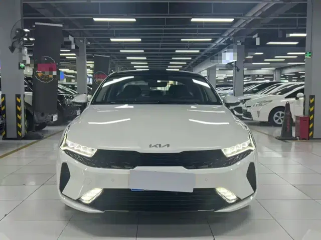 Kia K5 — Фото автомобиля 2