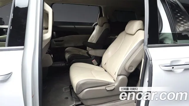 Kia Carnival 4th Gen — Фото автомобиля 16