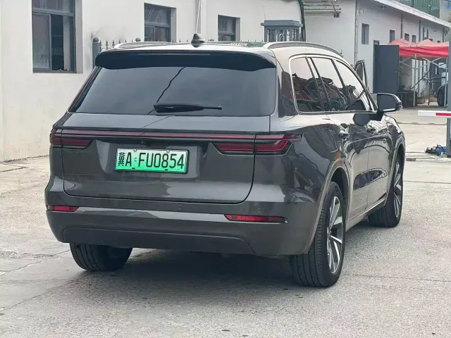 Li Auto ONE — Фото автомобиля 10