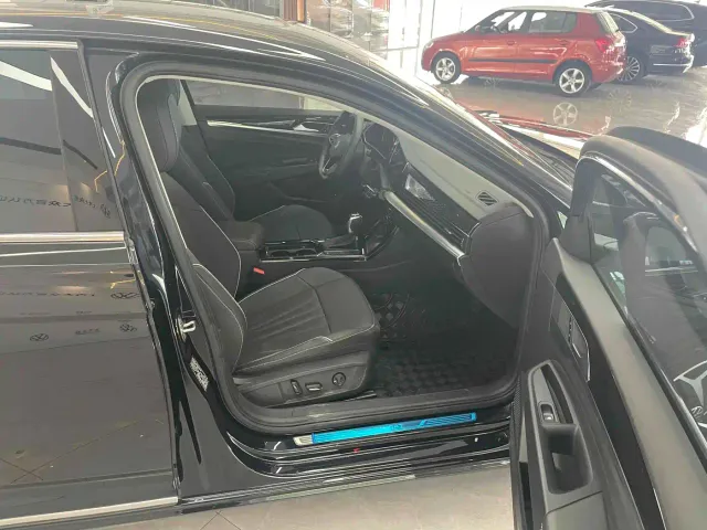 Volkswagen Passat — Фото автомобиля 10