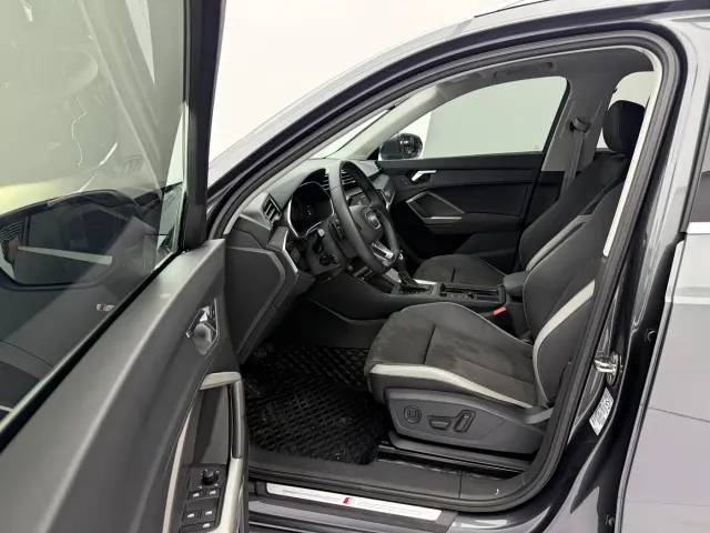Audi Q3 — Фото автомобиля 16