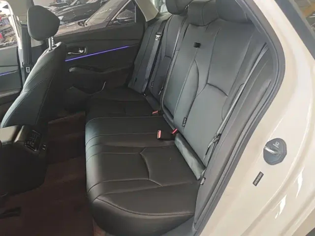 Honda Accord — Фото автомобиля 16