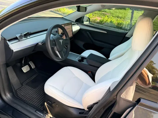 Tesla Model Y — Фото автомобиля 15