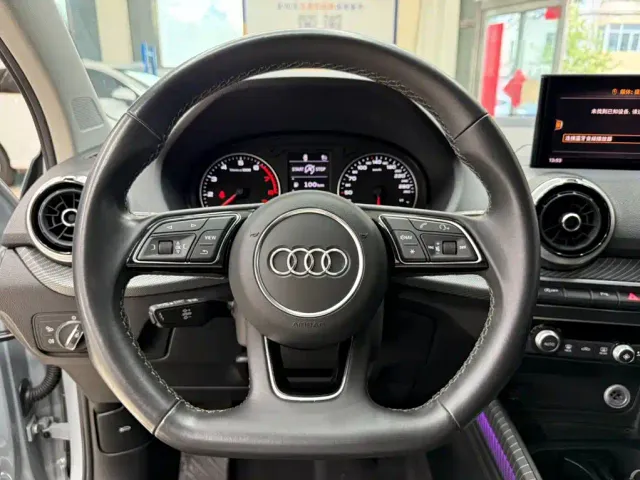Audi Q2L — Фото автомобиля 11
