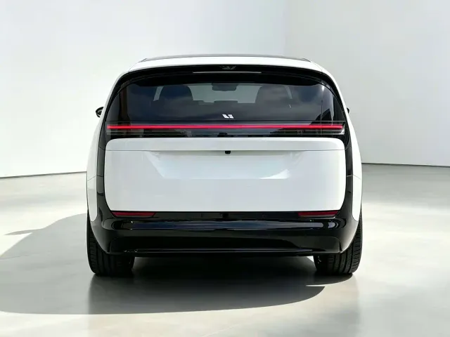 Li Auto MEGA — Фото автомобиля 8