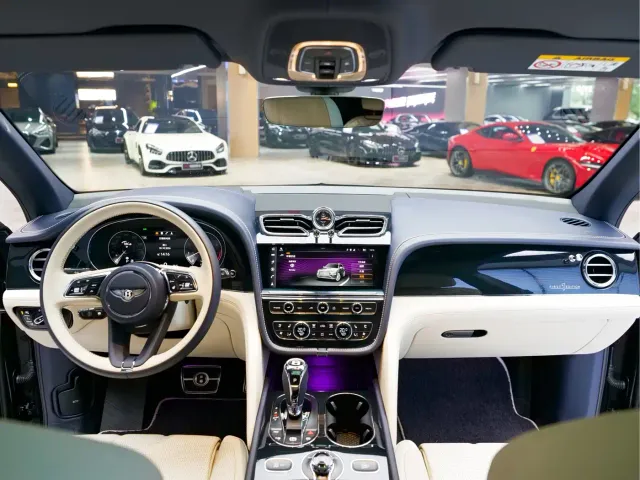 Bentley Bentayga — Фото автомобиля 13