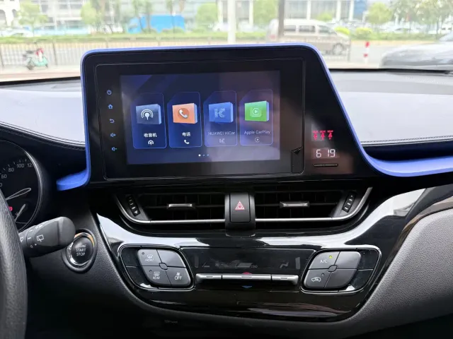Toyota C-HR — Фото автомобиля 9