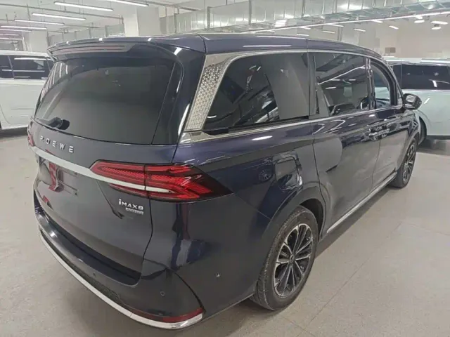 Roewe iMAX8 — Фото автомобиля 6