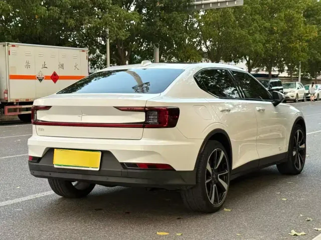 Polestar 2 — Фото автомобиля 6