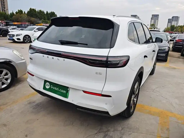 Geely Galaxy E5 — Фото автомобиля 6