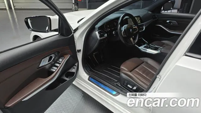 BMW 3-Series 3 серия (G20) 320i Touring M Sport — Фото автомобиля 11