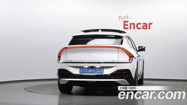 Kia EV6 — Фото автомобиля 4