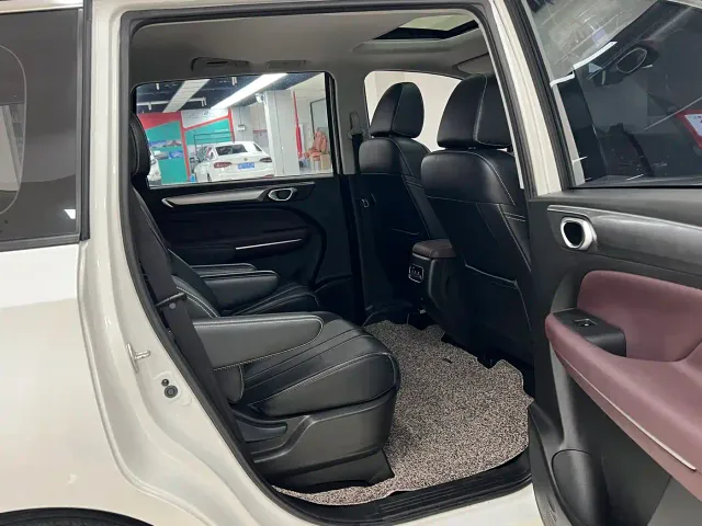 GAC Trumpchi M6 — Фото автомобиля 12