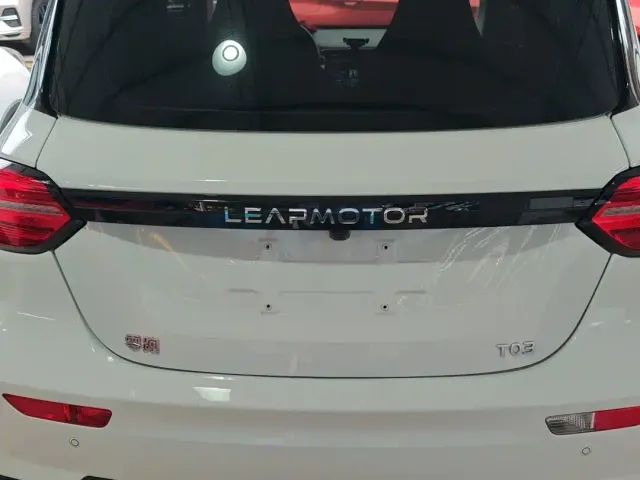 Leapmotor T03 — Фото автомобиля 14