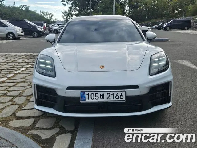 Фотография автомобиля — Porsche Panamera 976