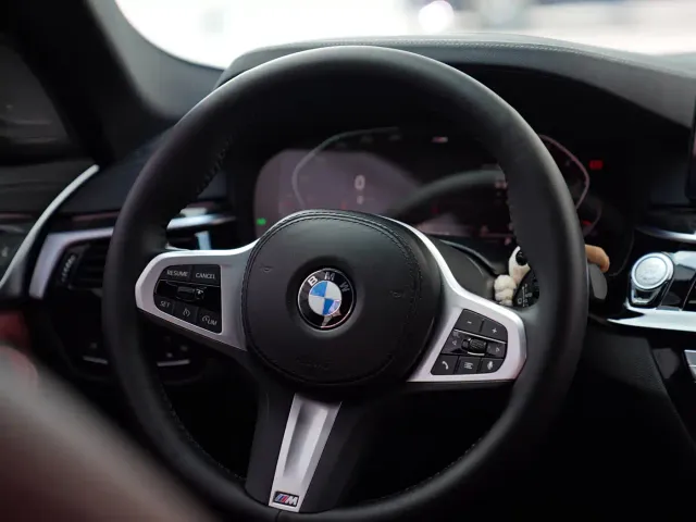 BMW 5 Series — Фото автомобиля 7