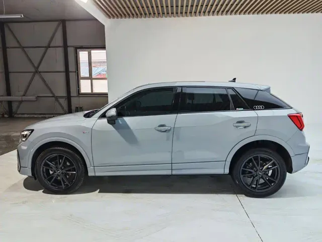 Audi Q2L — Фото автомобиля 6