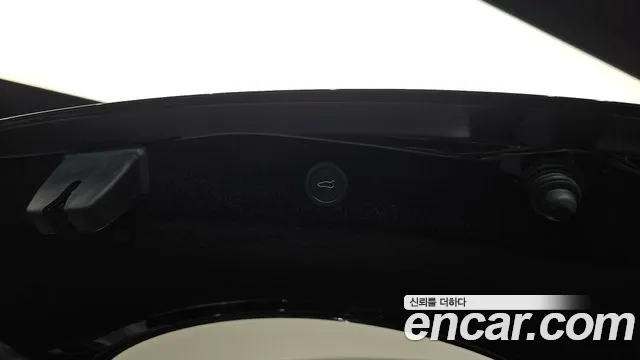 Tesla Model 3 — Фото автомобиля 27