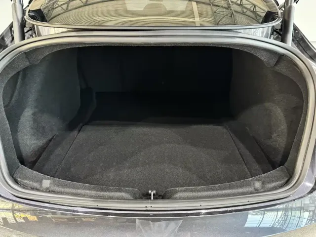 Tesla Model 3 — Фото автомобиля 22