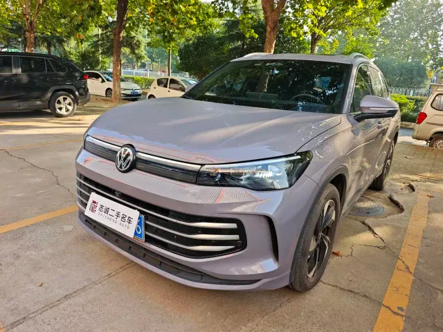 Фотография автомобиля — Volkswagen Tiguan L