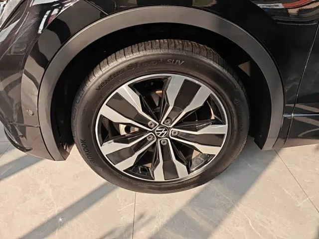 Volkswagen Tiguan L — Фото автомобиля 22