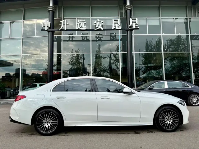 Mercedes-Benz C-Class — Фото автомобиля 4