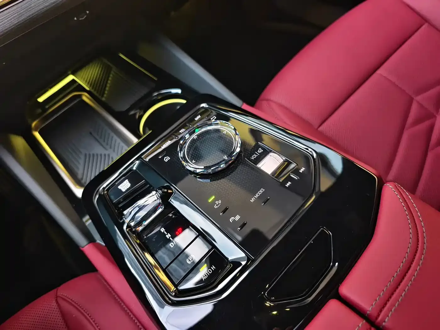 BMW BMW 5 Series 2026 530Li Exclusive M Sport Package — Фото автомобиля 4