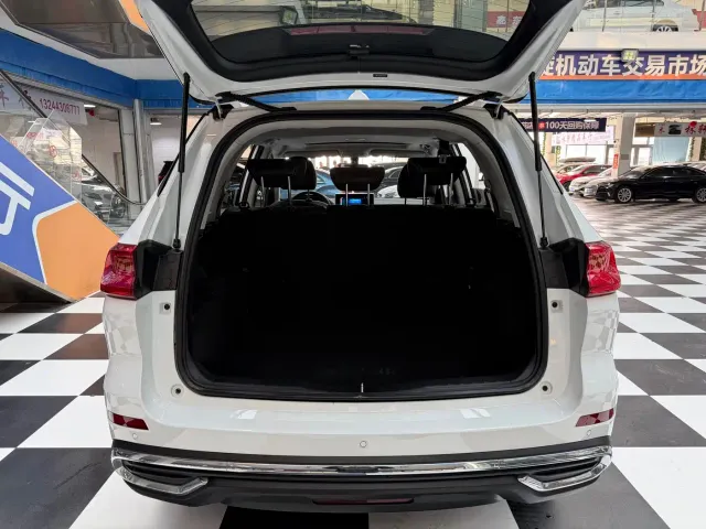 Haval M6 — Фото автомобиля 8