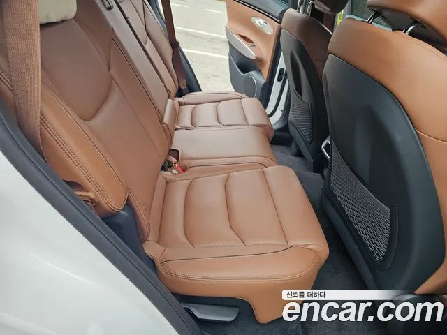 Genesis GV70 — Фото автомобиля 18