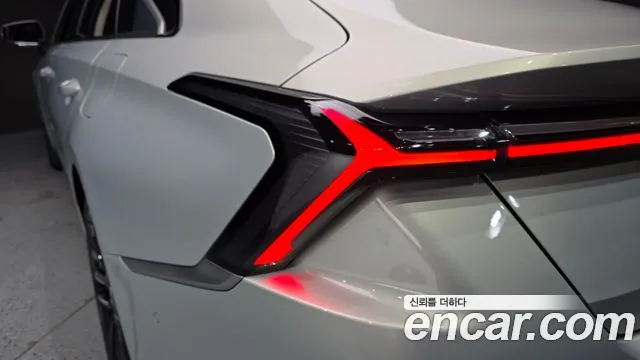 Kia K8 Signature — Фото автомобиля 3