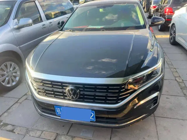 Volkswagen Passat — Фото автомобиля 2
