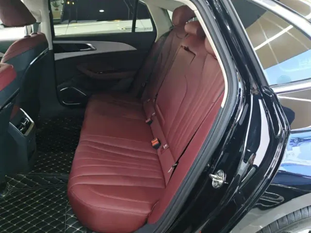 Hongqi H5 — Фото автомобиля 16
