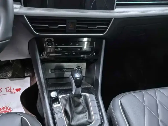 Volkswagen Tiguan L — Фото автомобиля 10