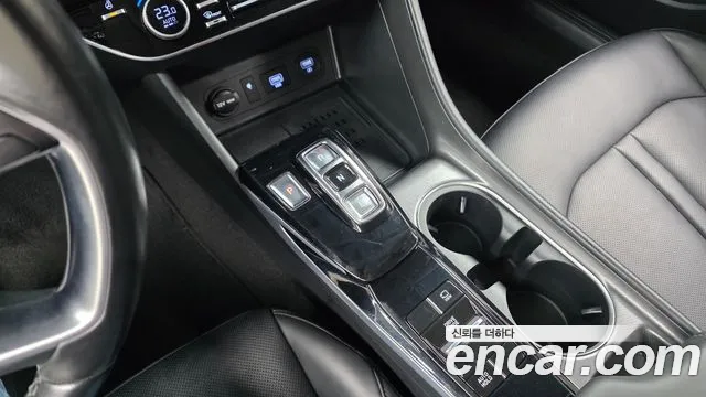 Hyundai Sonata — Фото автомобиля 12