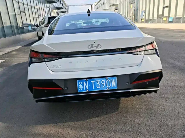 Hyundai Elantra — Фото автомобиля 6