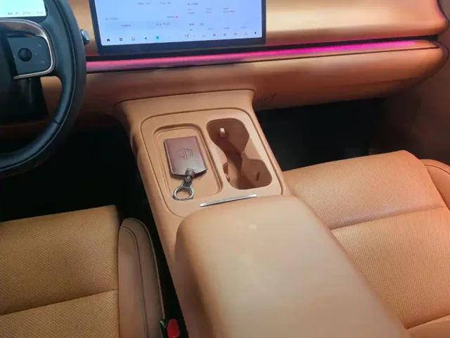 Leapmotor C16 — Фото автомобиля 13