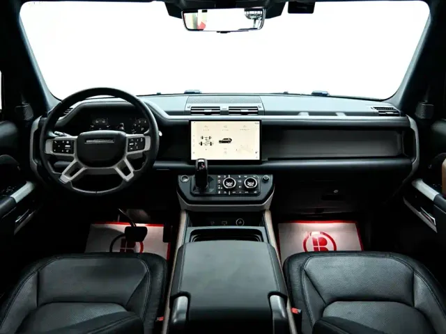 Land Rover Defender — Фото автомобиля 15