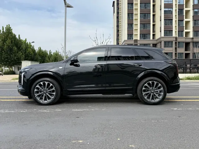Cadillac XT5 — Фото автомобиля 4