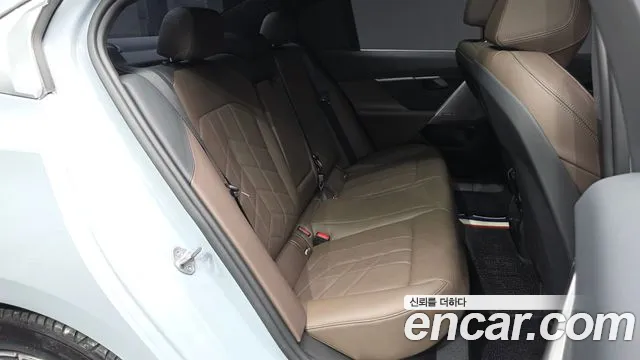 BMW 5-Series — Фото автомобиля 10