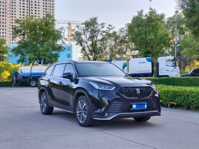 Toyota Crown Kluger — Фото автомобиля 3